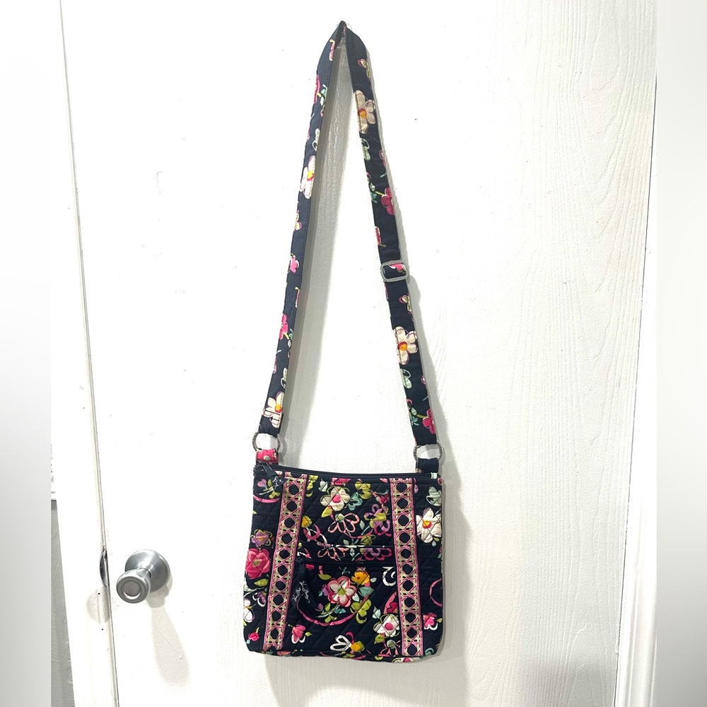 👜 Vera Bradley Quilted Crossbody Bag – “Ribbons” Floral Pattern